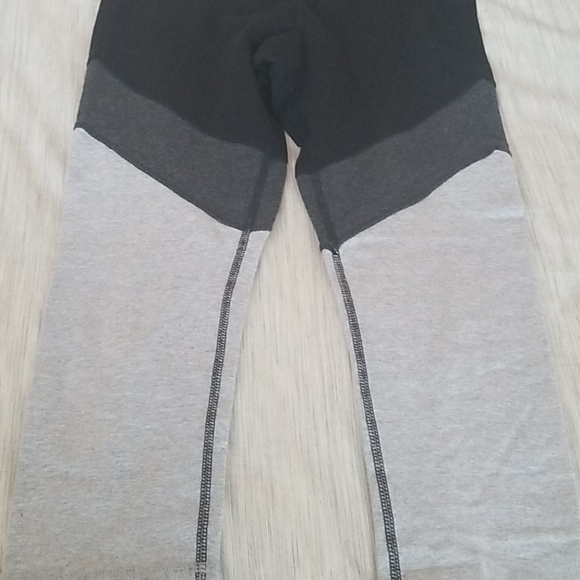 CK Performance work out capris - Picture 2 of 4